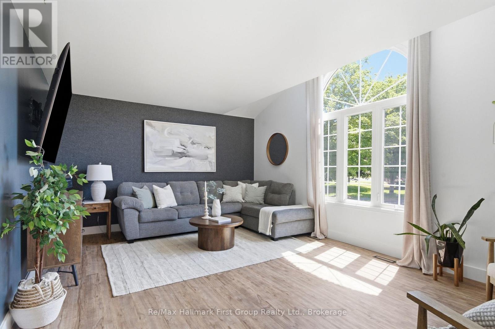 130 ST. ANDREWS DRIVE - 19