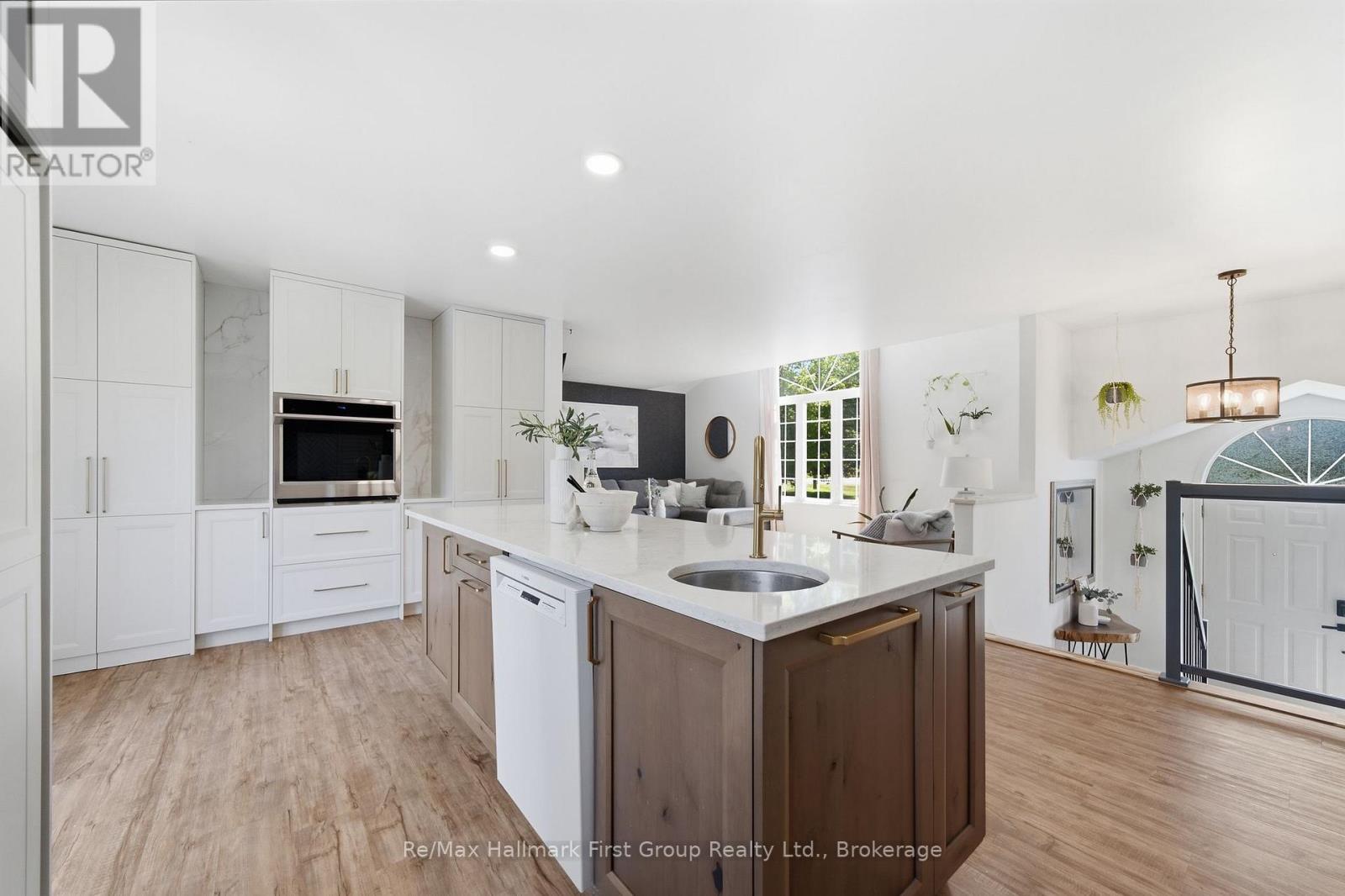130 ST. ANDREWS DRIVE - 14