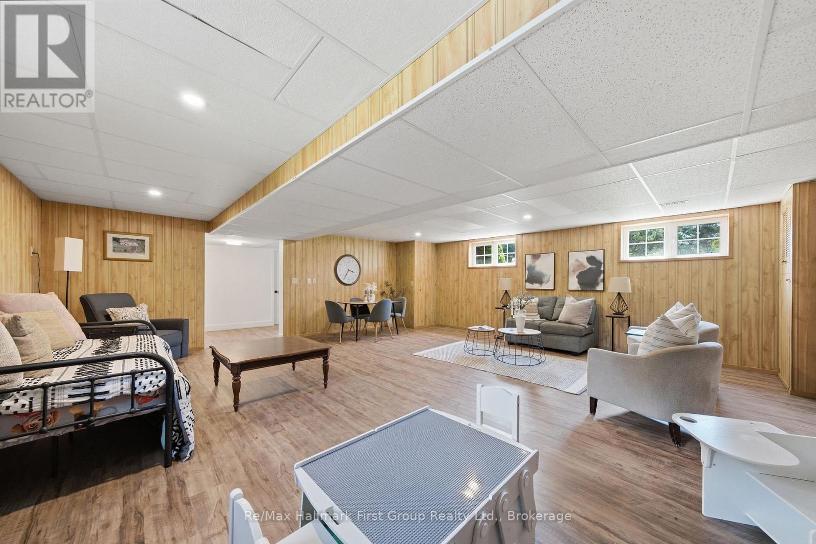 130 ST. ANDREWS DRIVE - 33