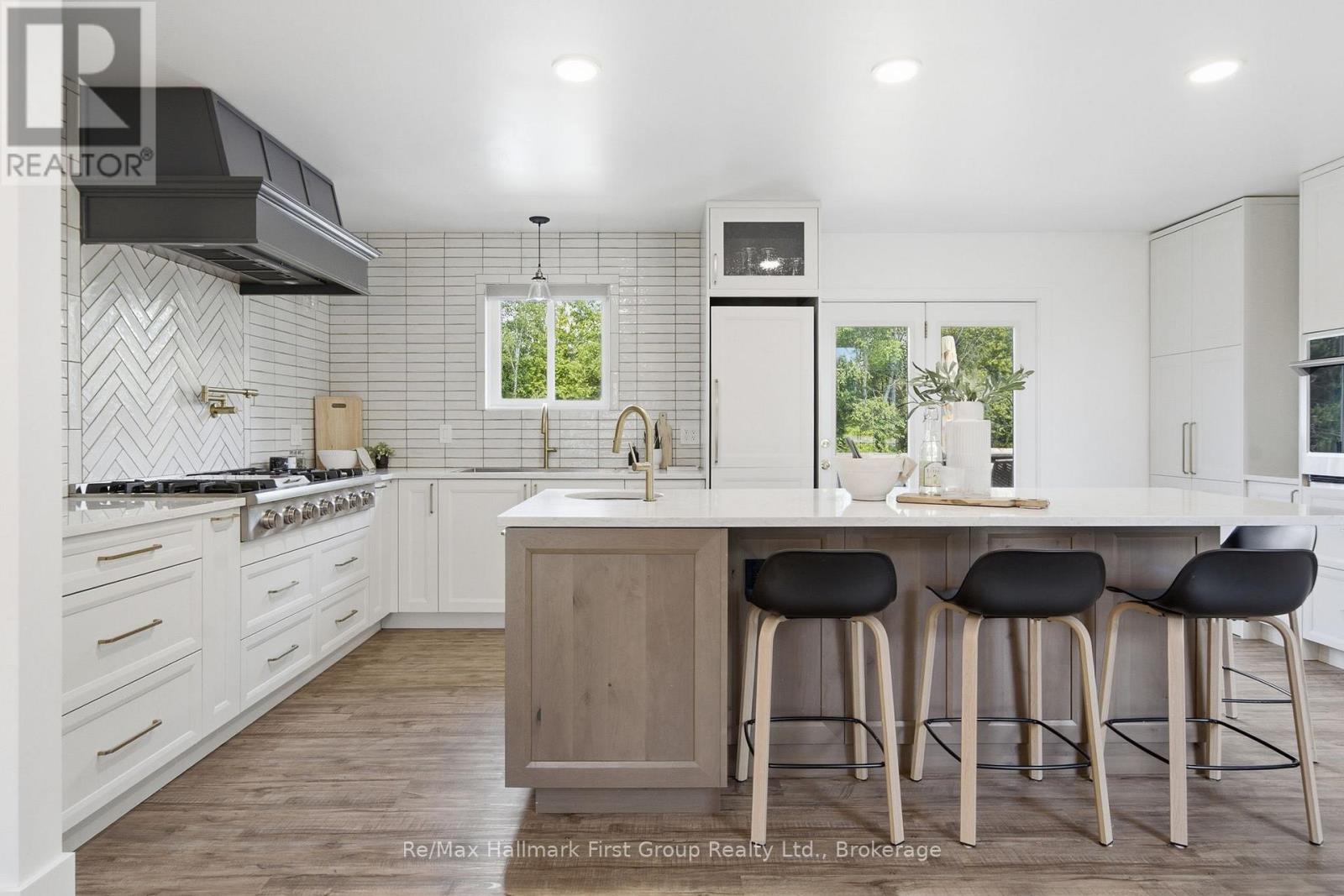 130 ST. ANDREWS DRIVE - 9