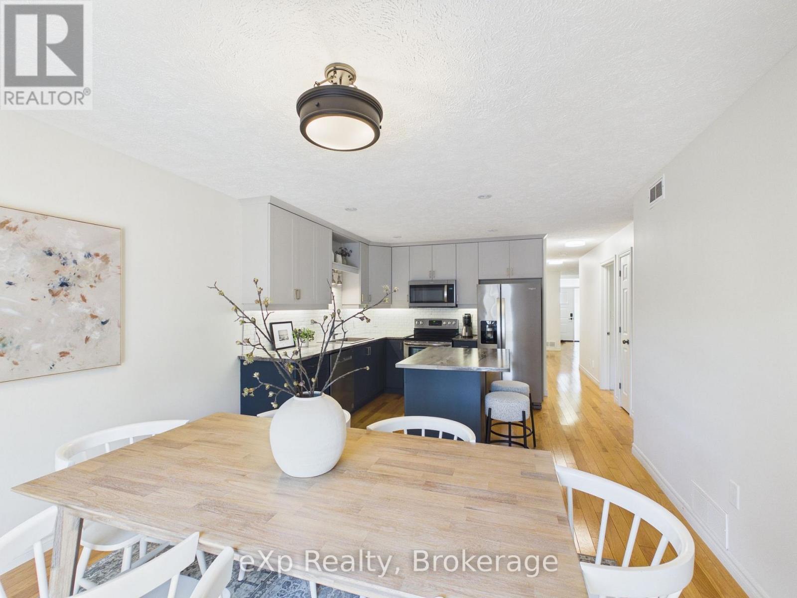 729 GUSTAVUS STREET - 12