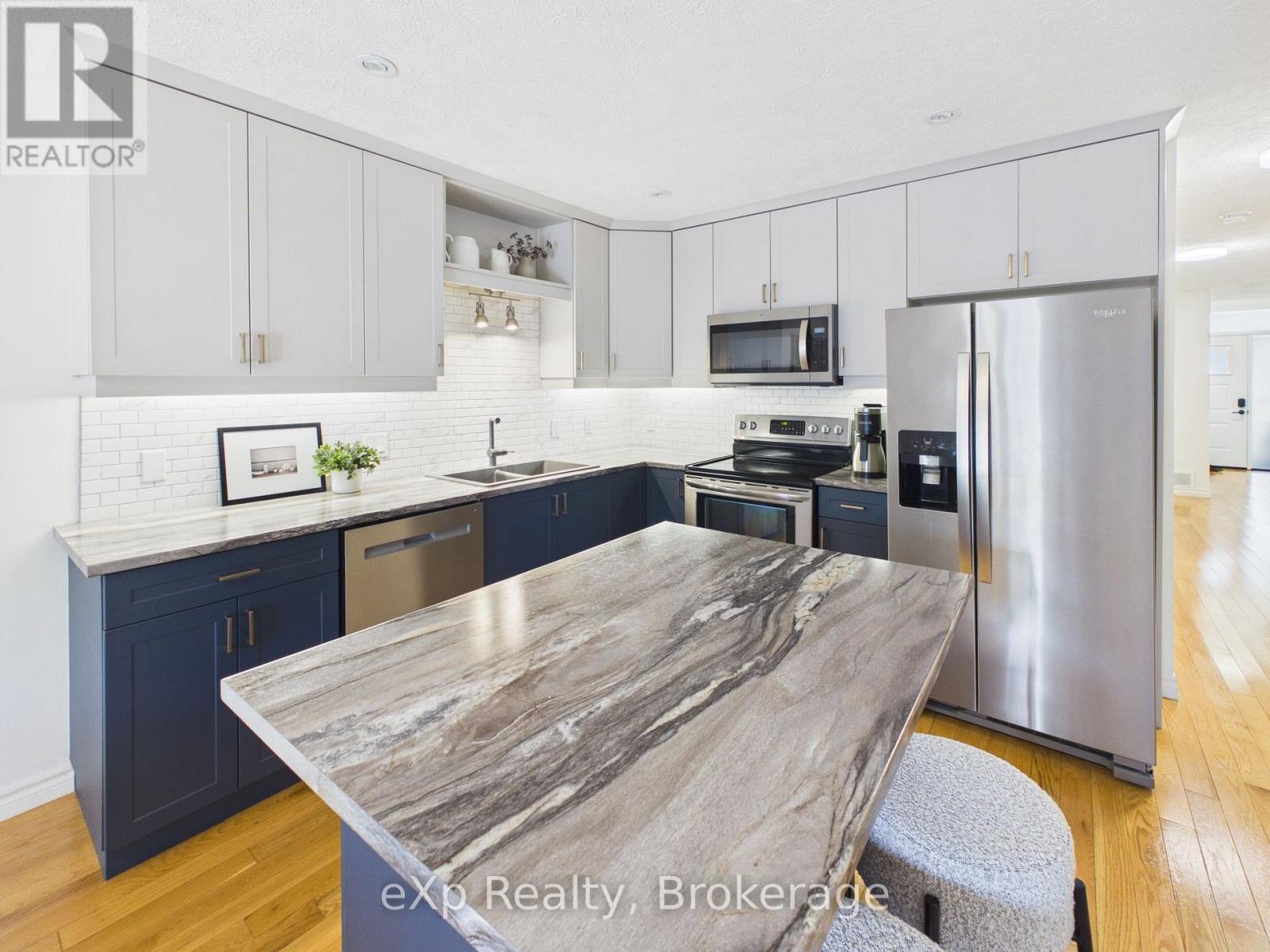 729 GUSTAVUS STREET - 13
