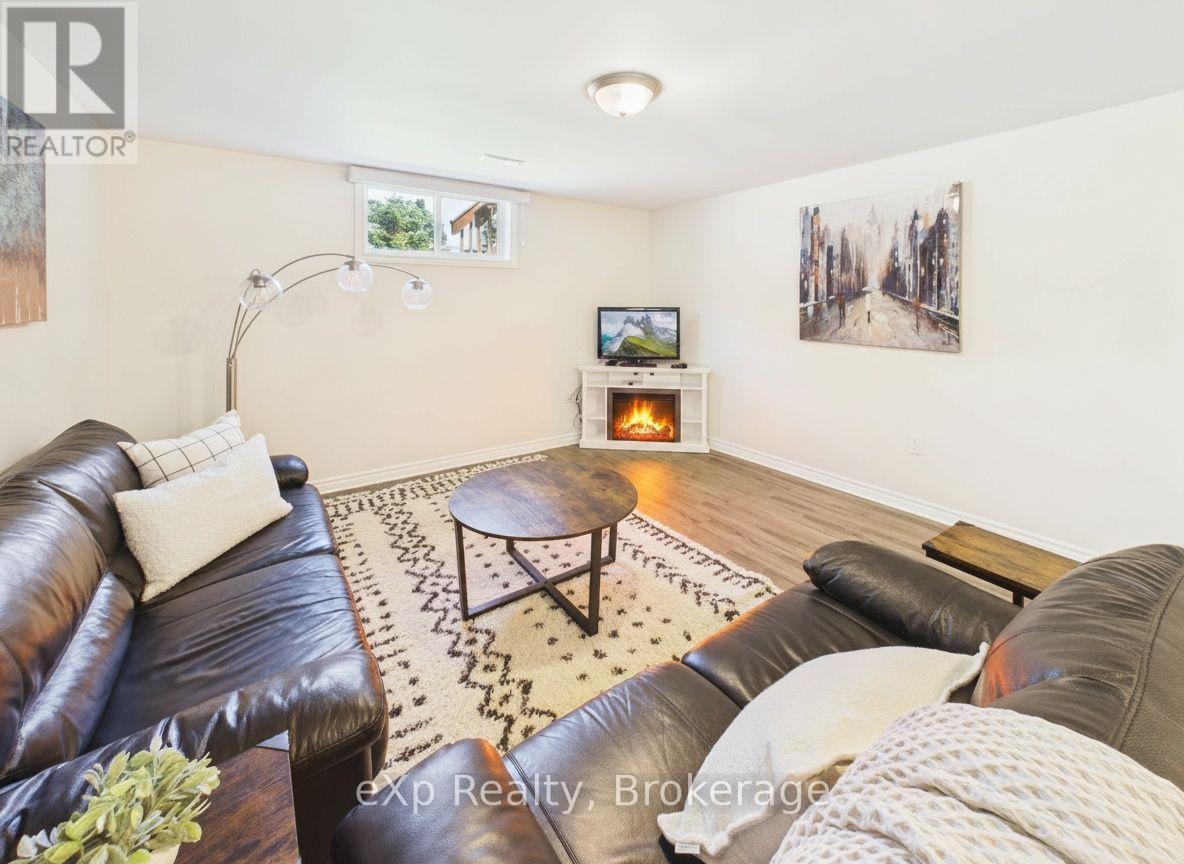 729 GUSTAVUS STREET - 21