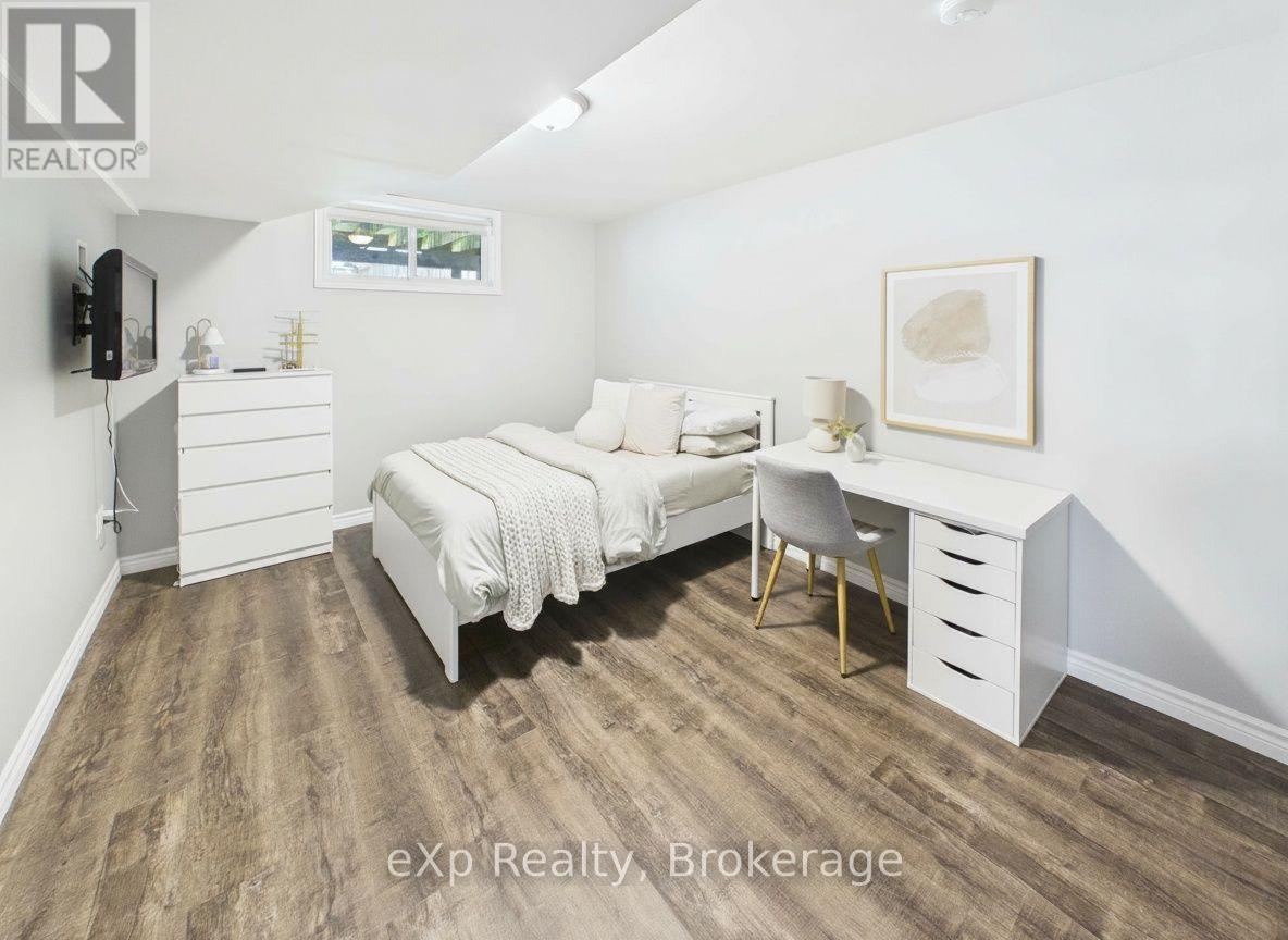 729 GUSTAVUS STREET - 22