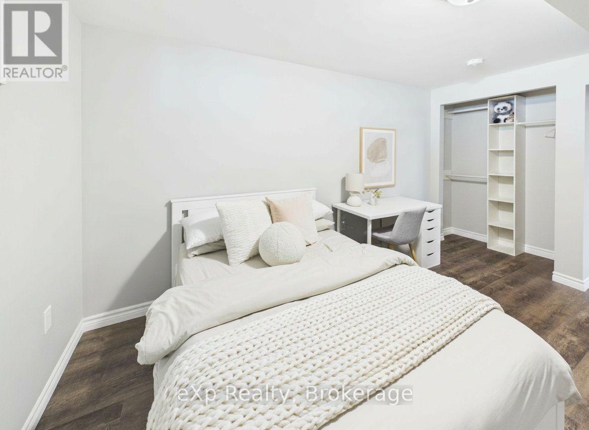 729 GUSTAVUS STREET - 23
