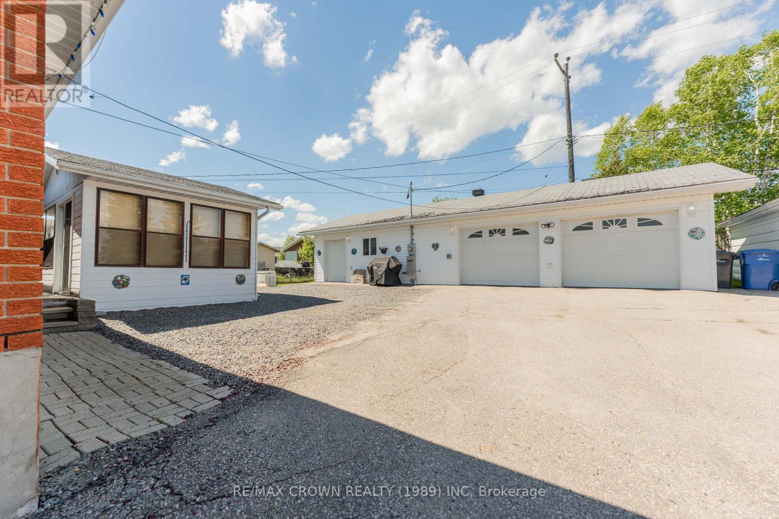 37 CLARK STREET - 3