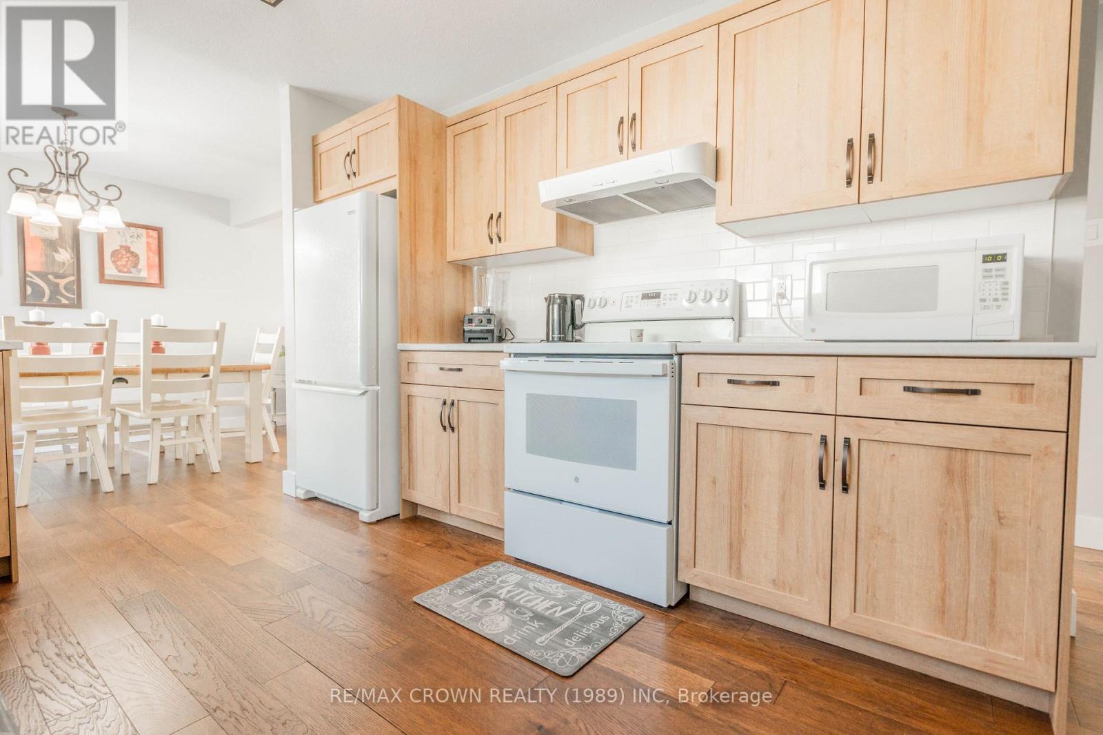 37 CLARK STREET - 4