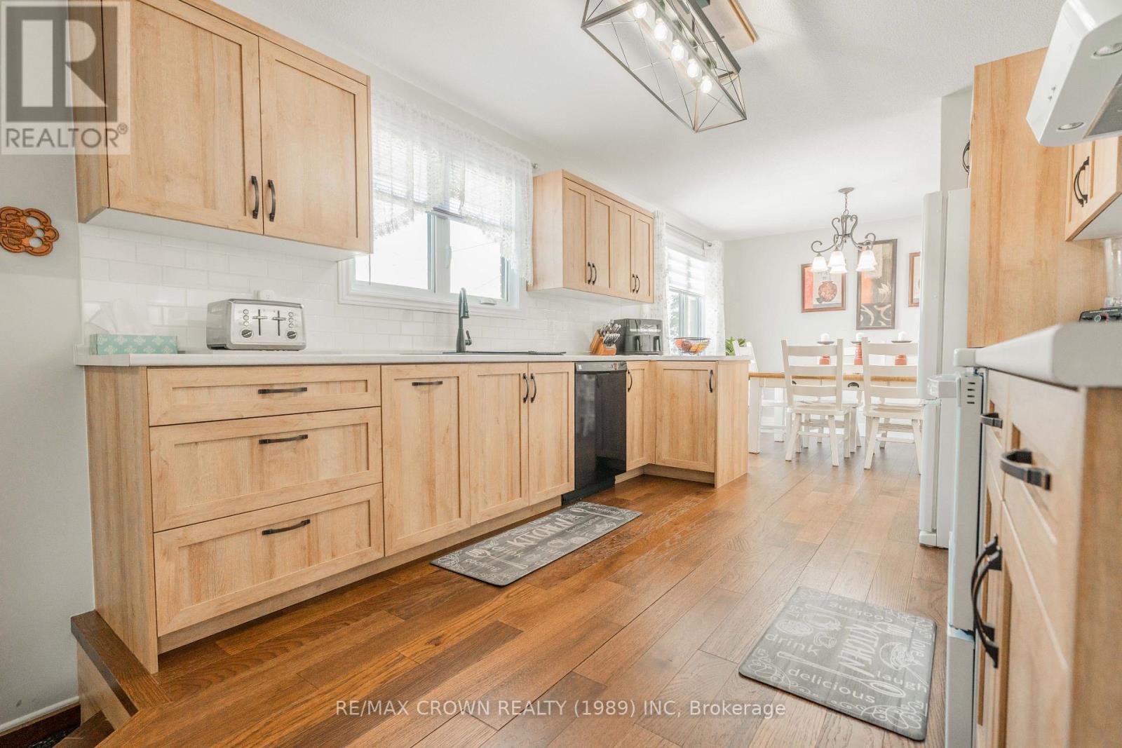 37 CLARK STREET - 5