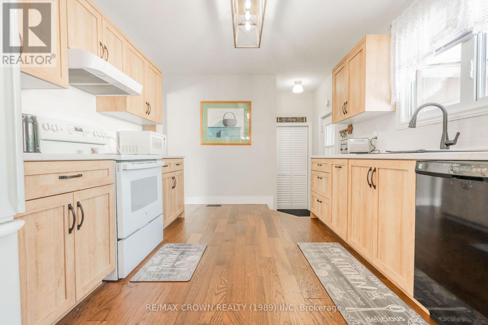 37 CLARK STREET - 6