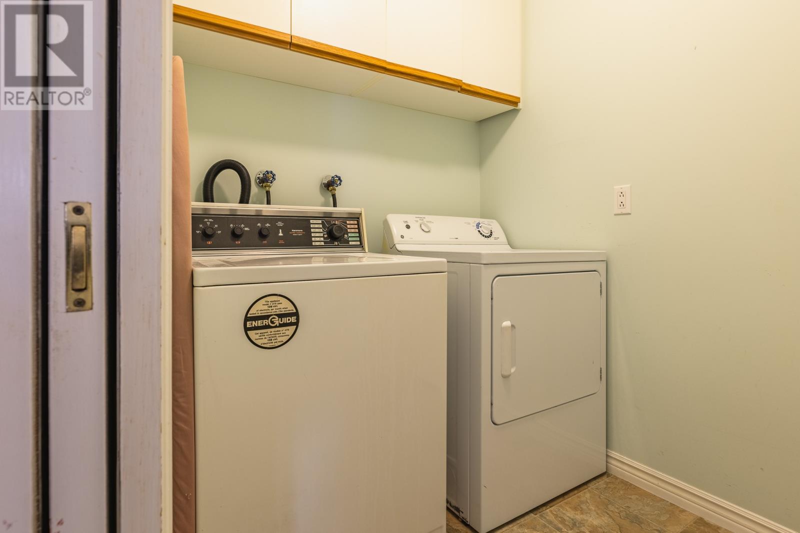 7 Viking Place - 12