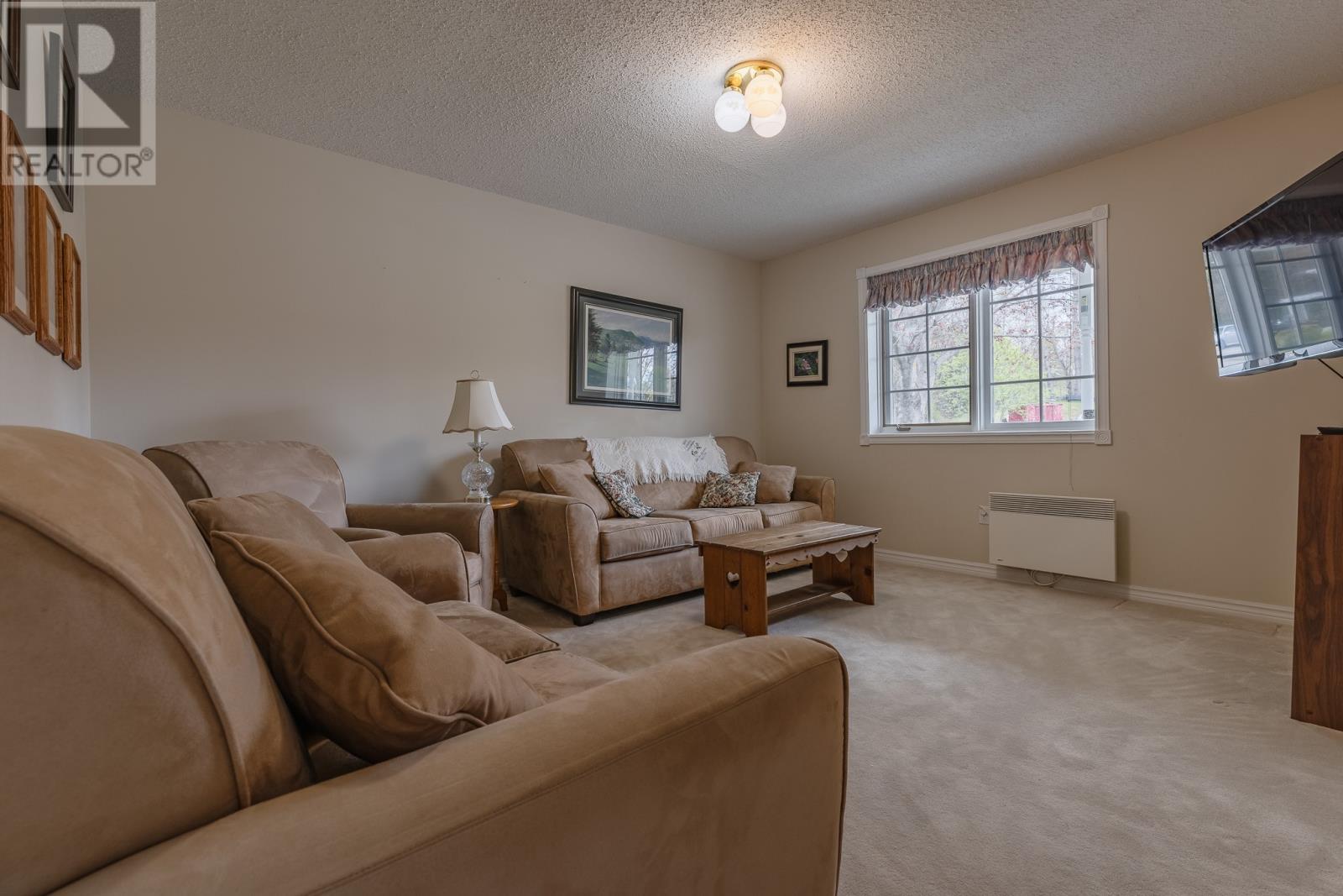 7 Viking Place - 17