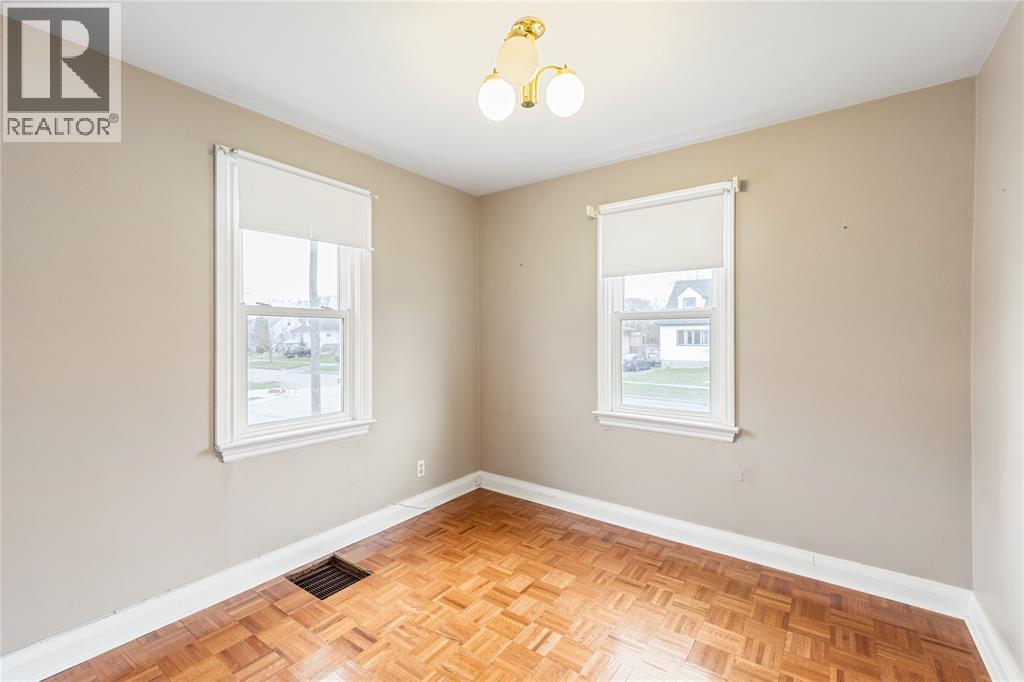 748 Alexander STREET - 15