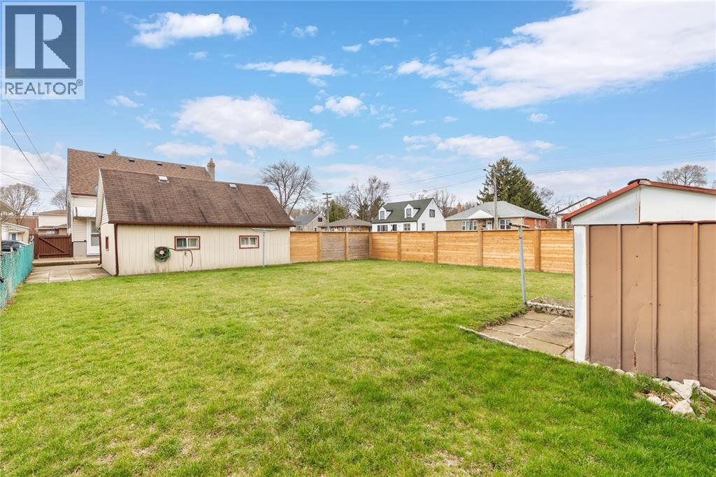 748 Alexander STREET - 5