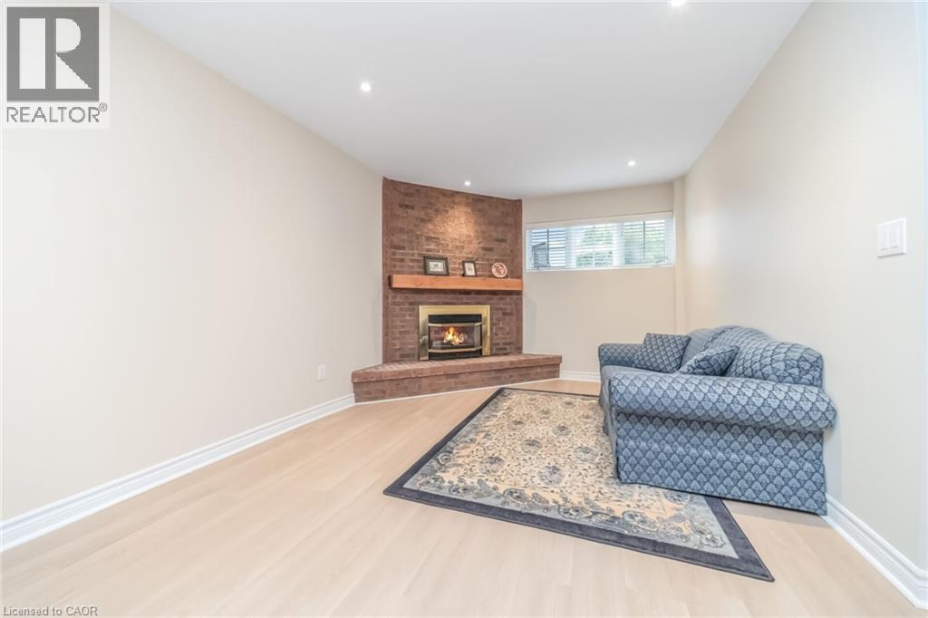 37 BLACKTHORN Lane - 24