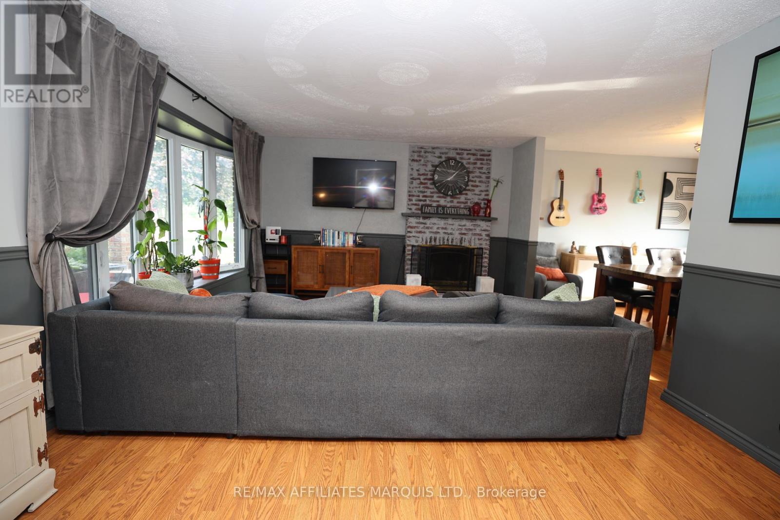 3453 BRUCE STREET - 12