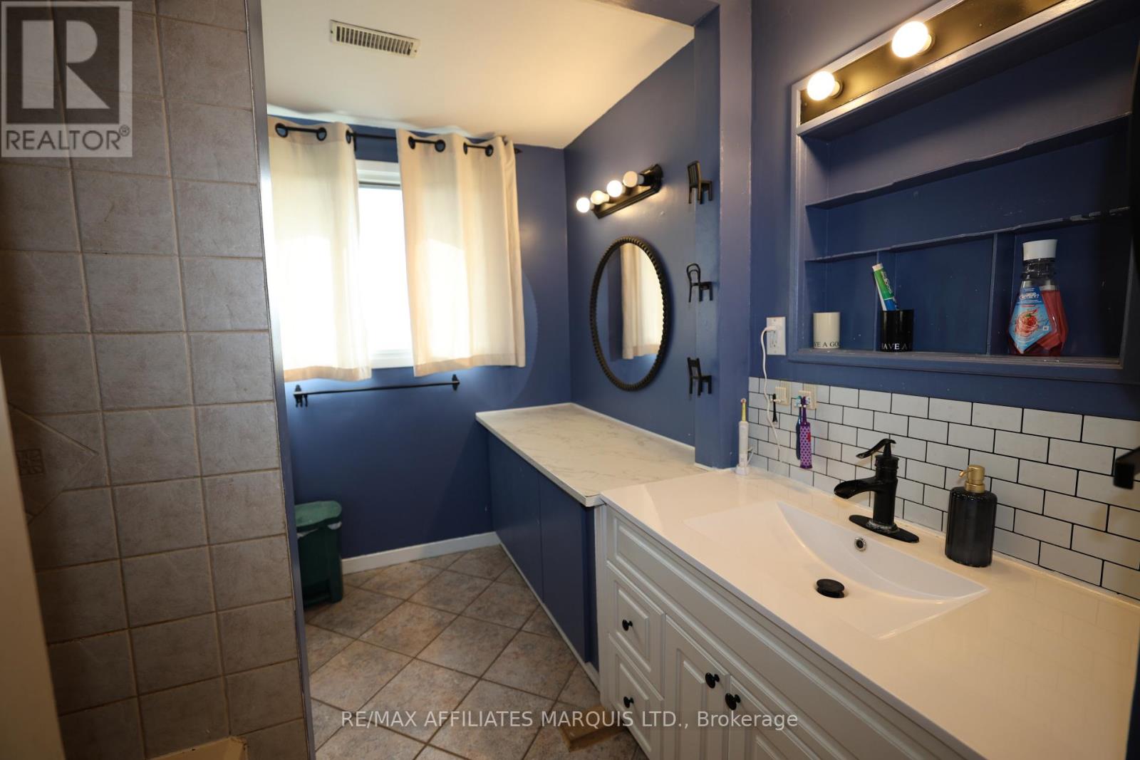 3453 BRUCE STREET - 27