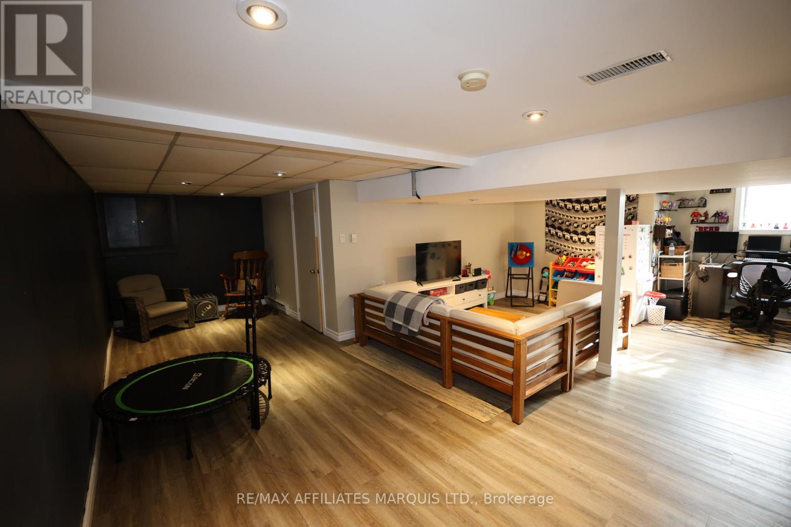 3453 BRUCE STREET - 29