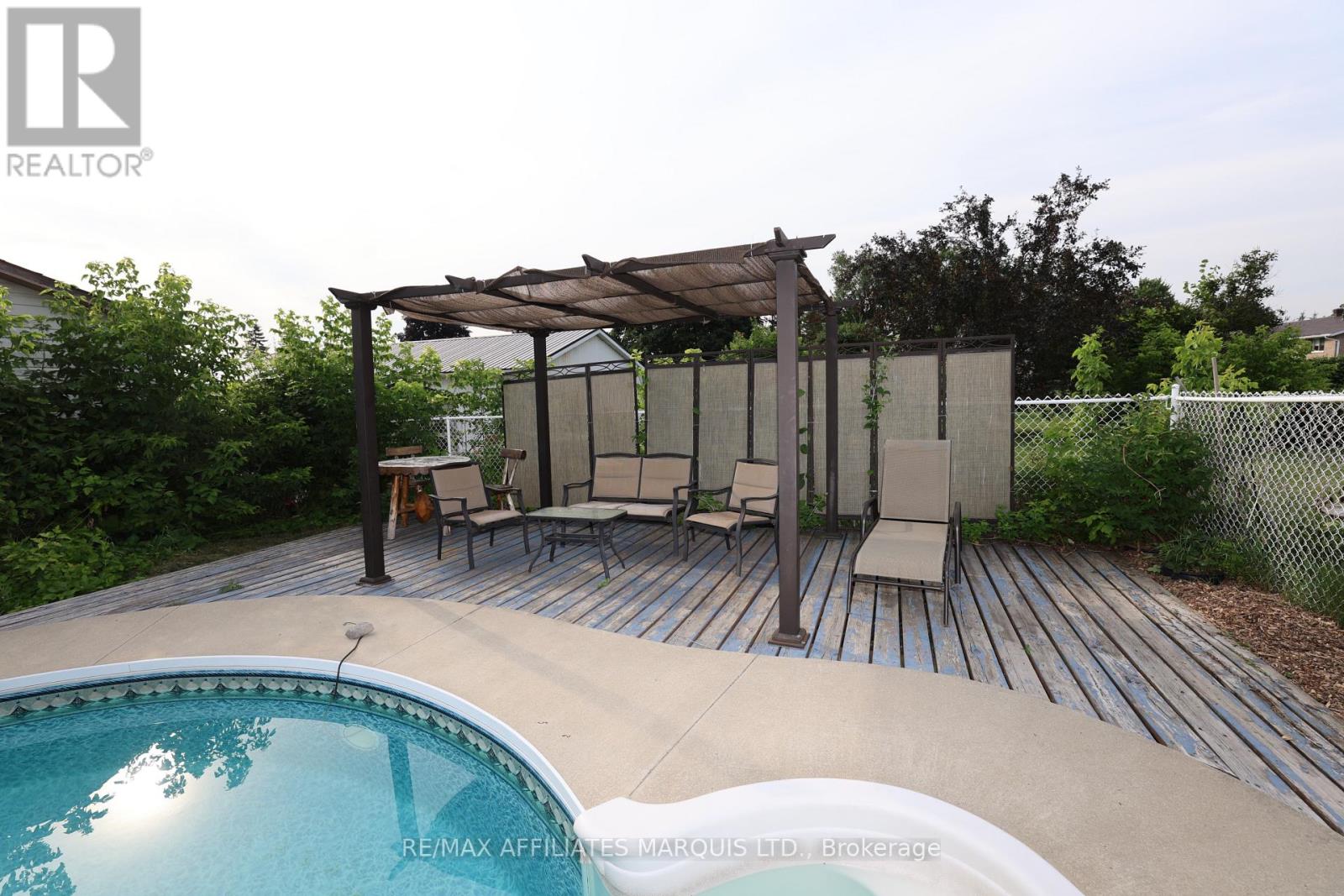 3453 BRUCE STREET - 9
