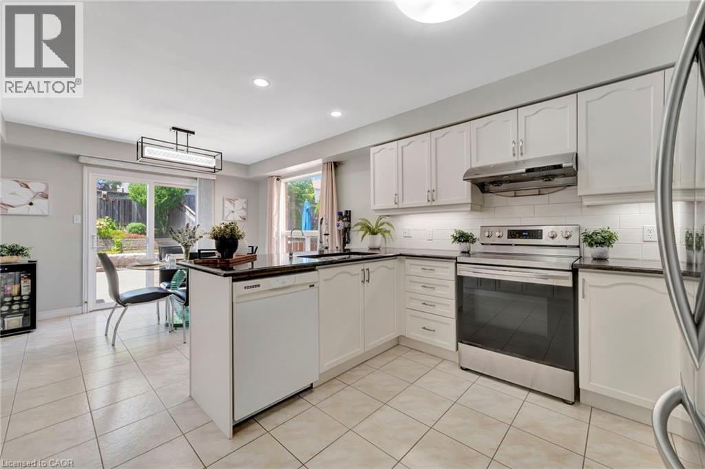 35 DUBRICK Crescent - Image 10