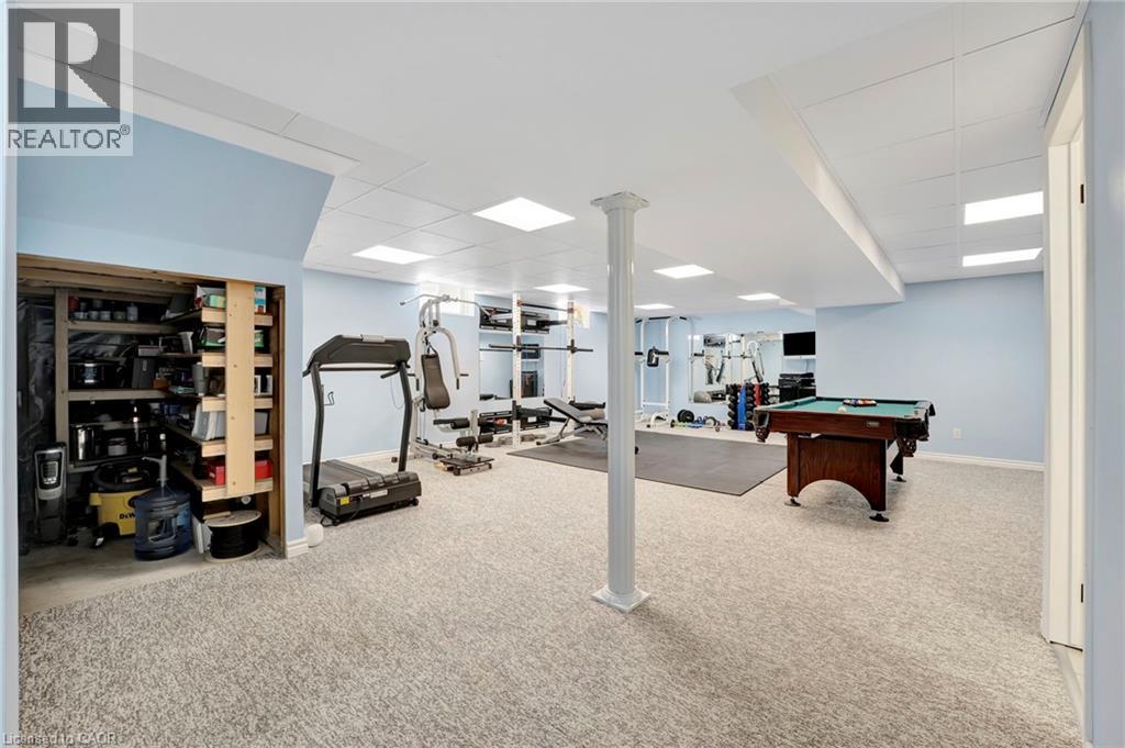 35 DUBRICK Crescent - 31