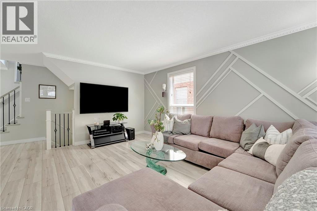 35 DUBRICK Crescent - Image 7