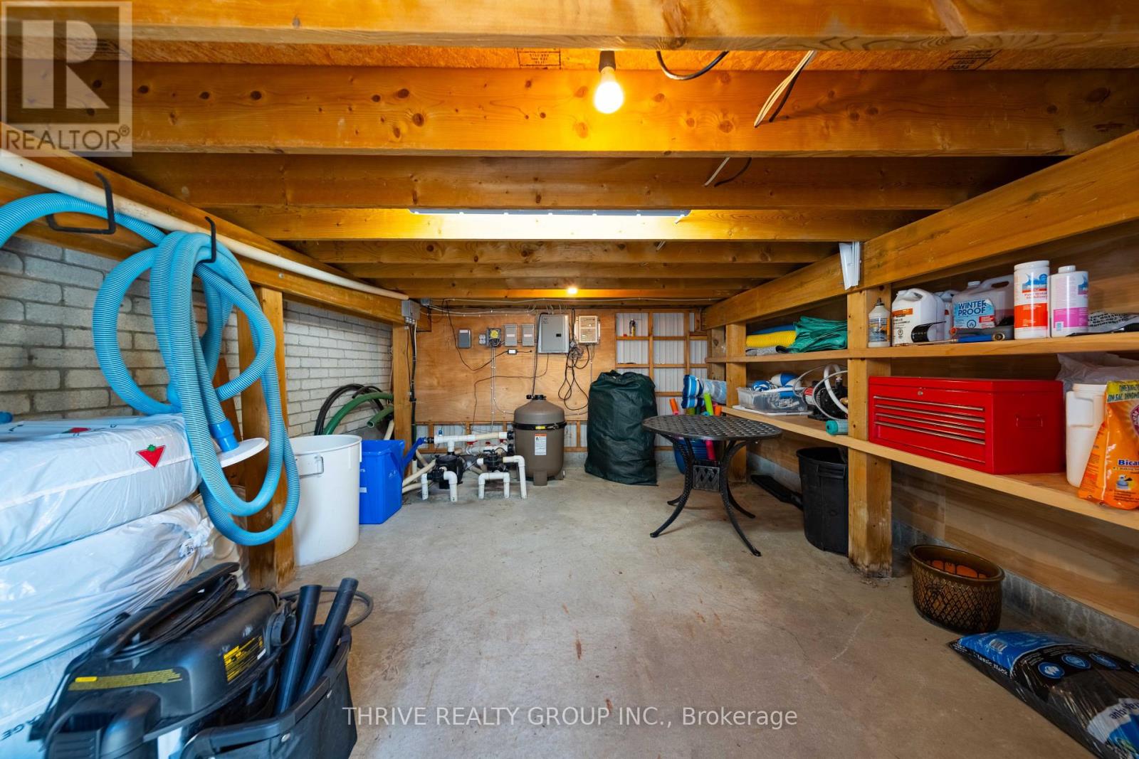 944 COLLINS DRIVE - 22