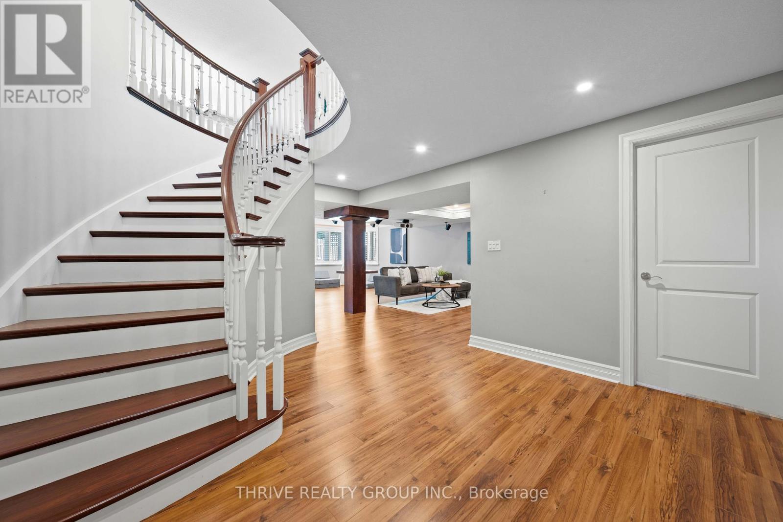 944 COLLINS DRIVE - 38