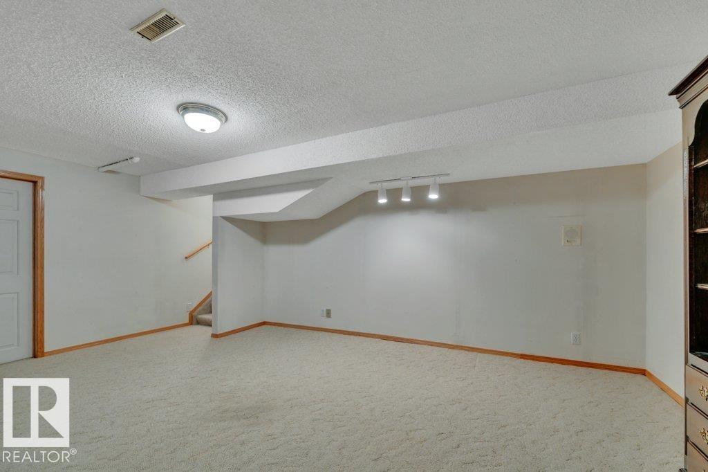 10223 174 AV NW - 40