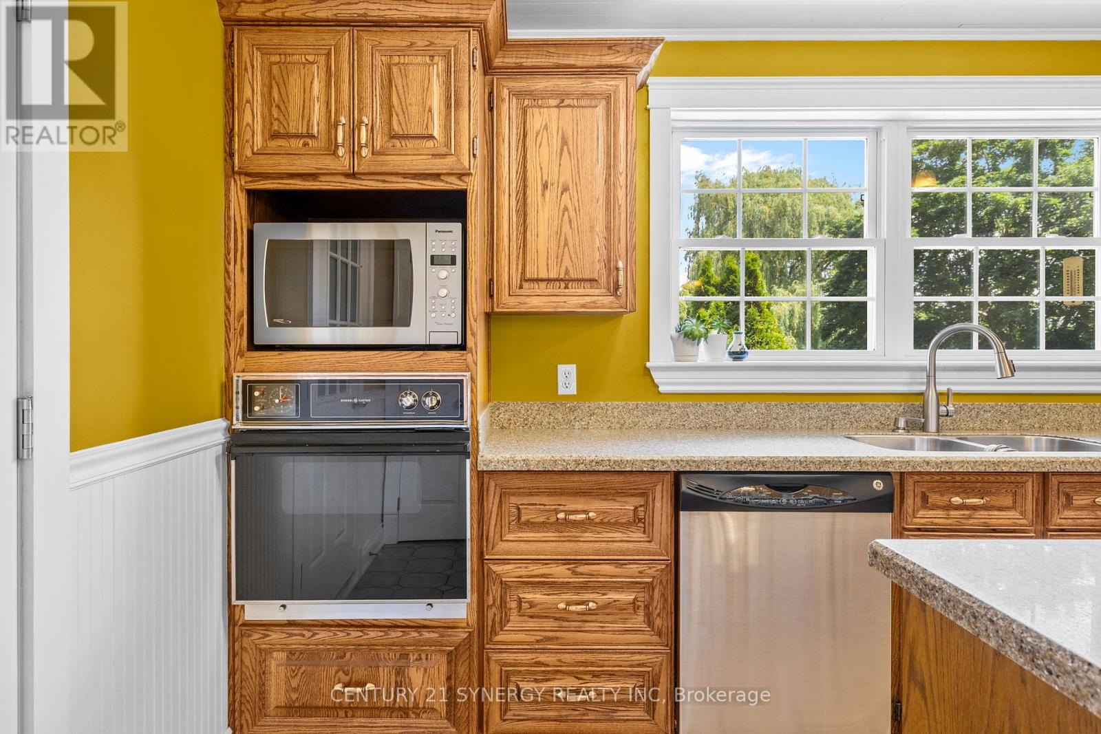 3 Bed, 2 Bath House for Sale in Russell – 183 HAMILTON ROAD, Russell – MLS# X13536160 - Image 6