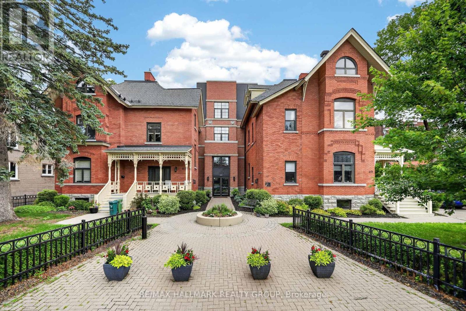 #101 419 LAURIER AVENUE E - 1