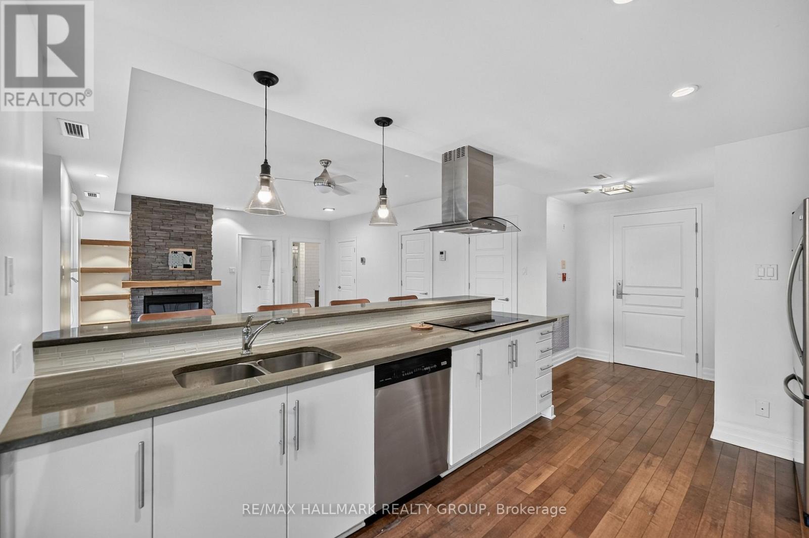 #101 419 LAURIER AVENUE E - 9