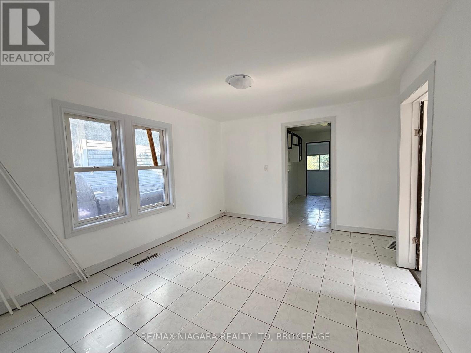 21 FIFTH STREET - 5