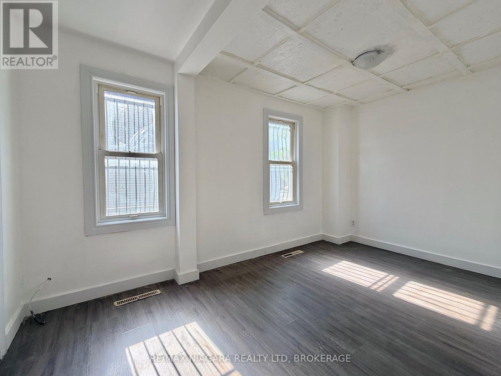 21 FIFTH STREET - 7
