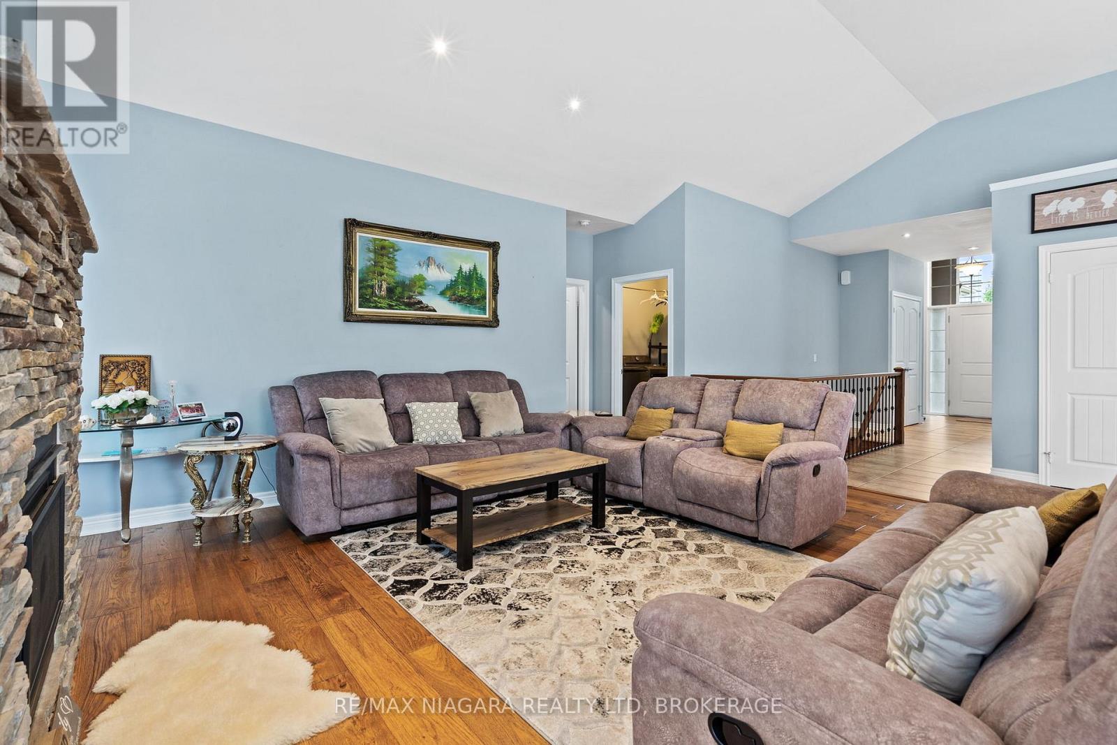 255 LAKESHORE ROAD - 11