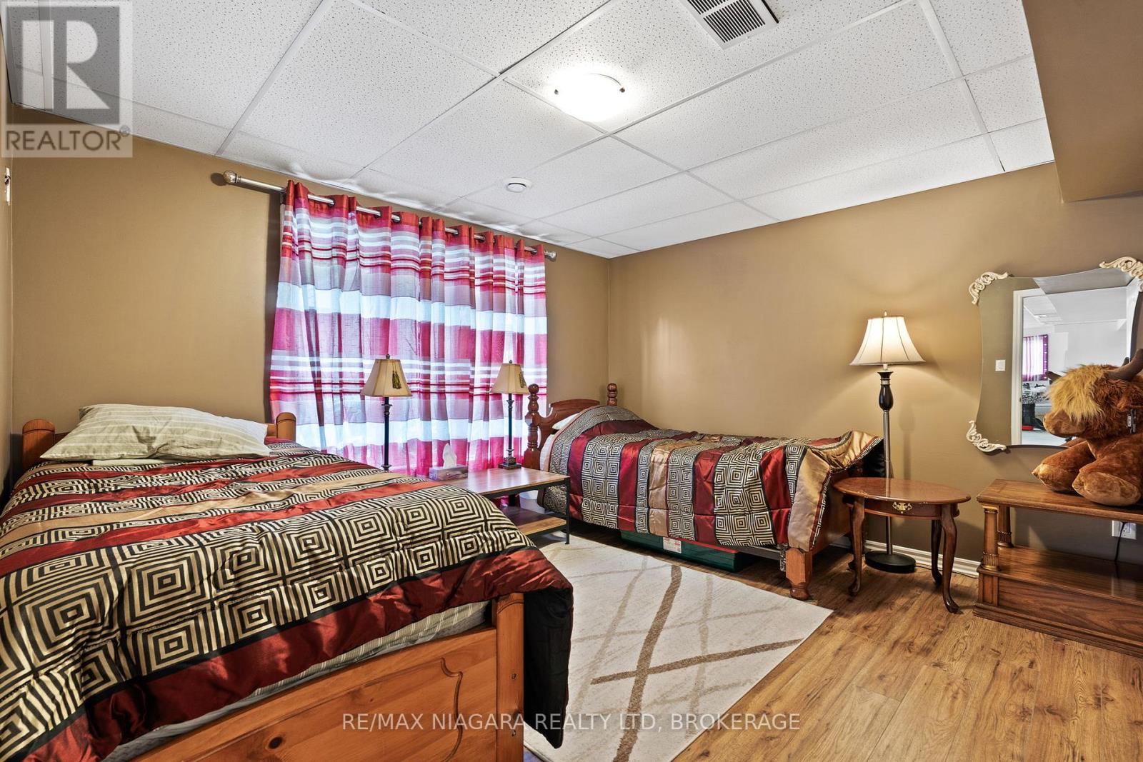 255 LAKESHORE ROAD - 20