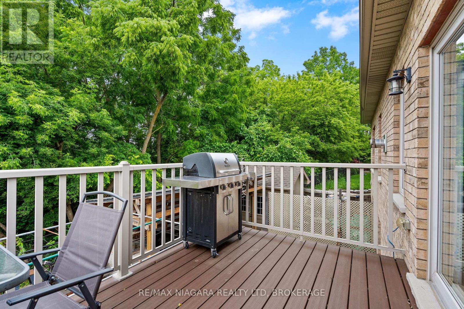 255 LAKESHORE ROAD - 26