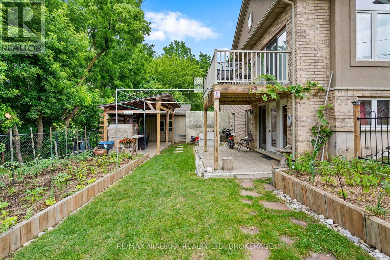 255 LAKESHORE ROAD - 30