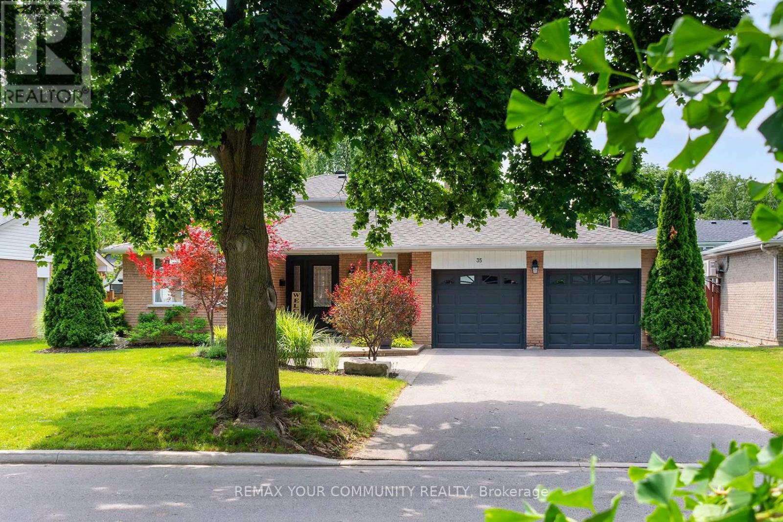 35 JOHN DEXTER PLACE - 1