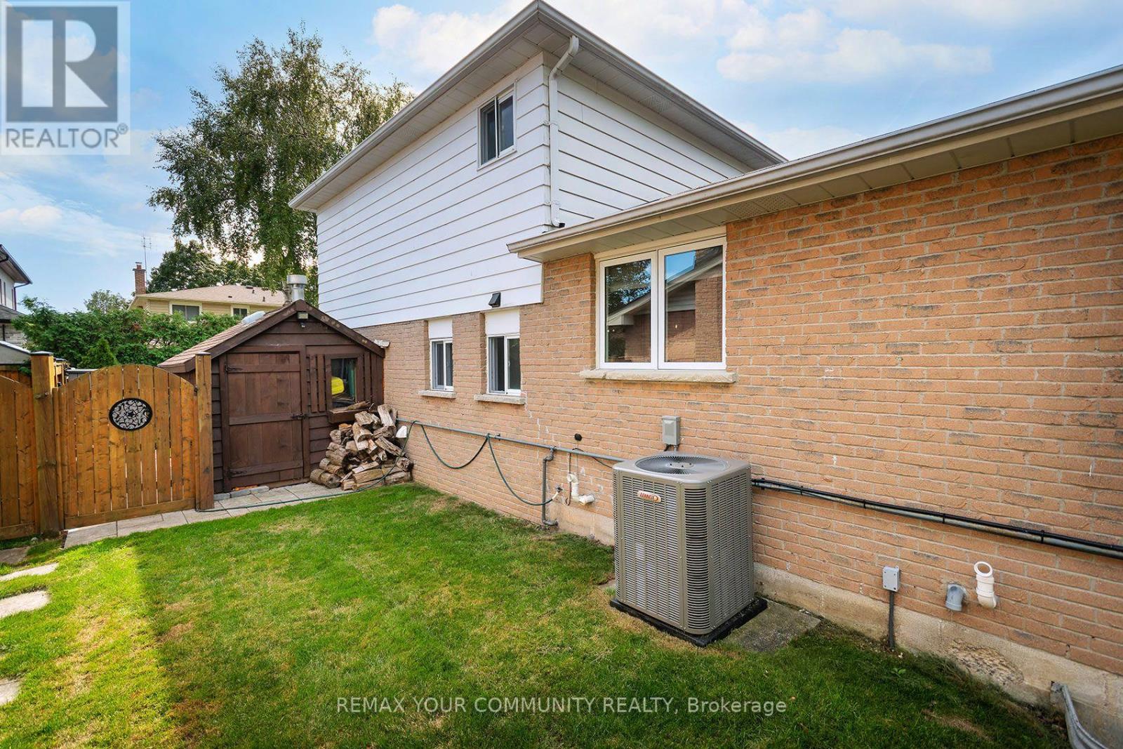 35 JOHN DEXTER PLACE - 31