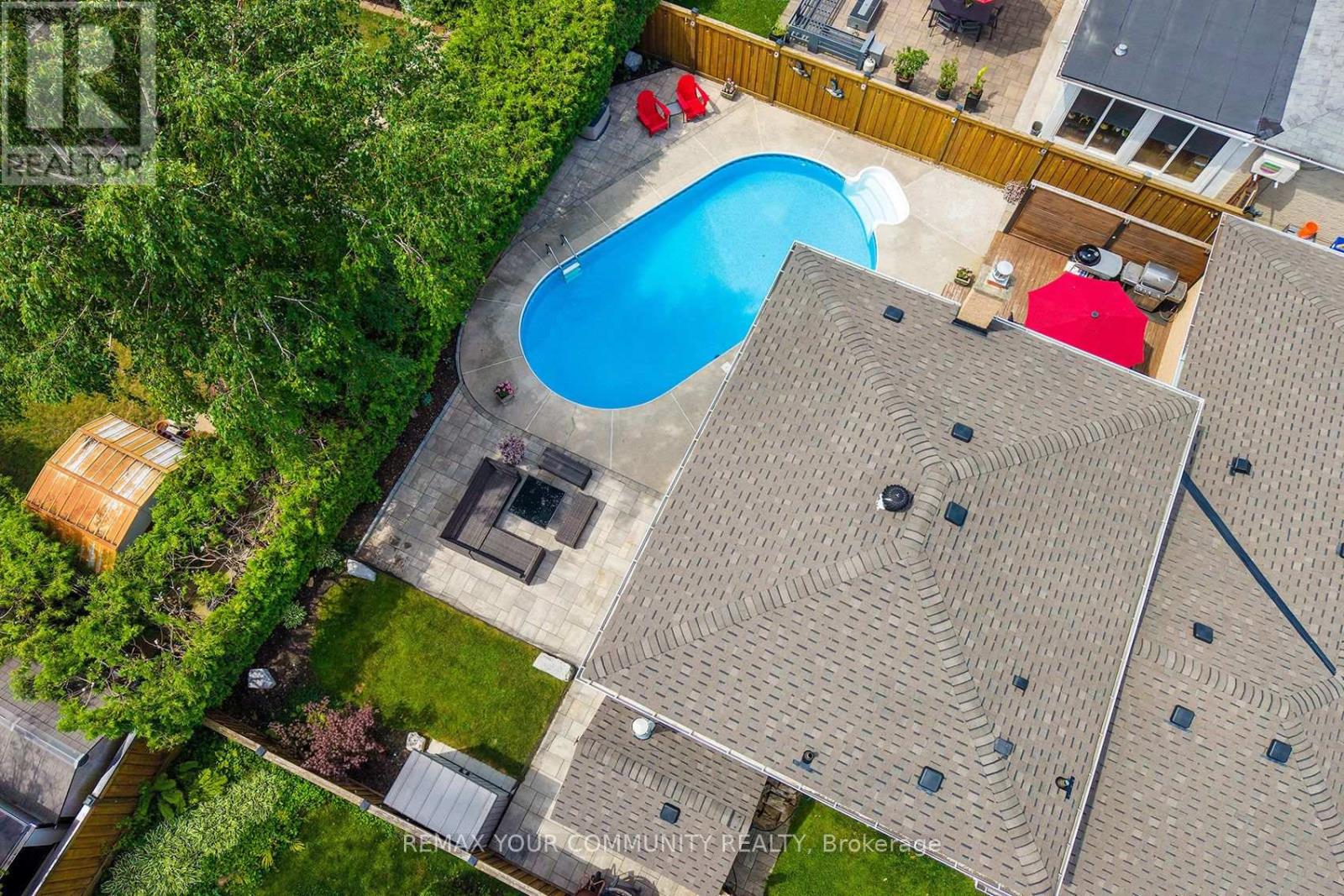 35 JOHN DEXTER PLACE - 32