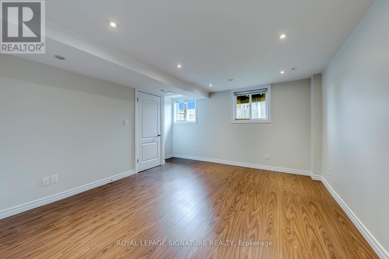 2418 ADAMVALE CRESCENT - 32