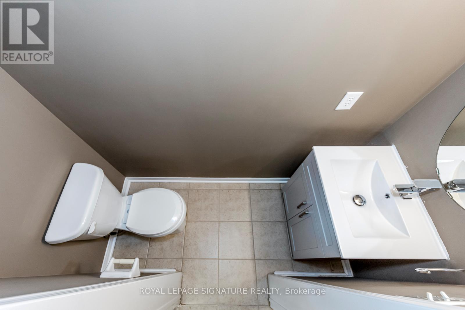 2418 ADAMVALE CRESCENT - 35