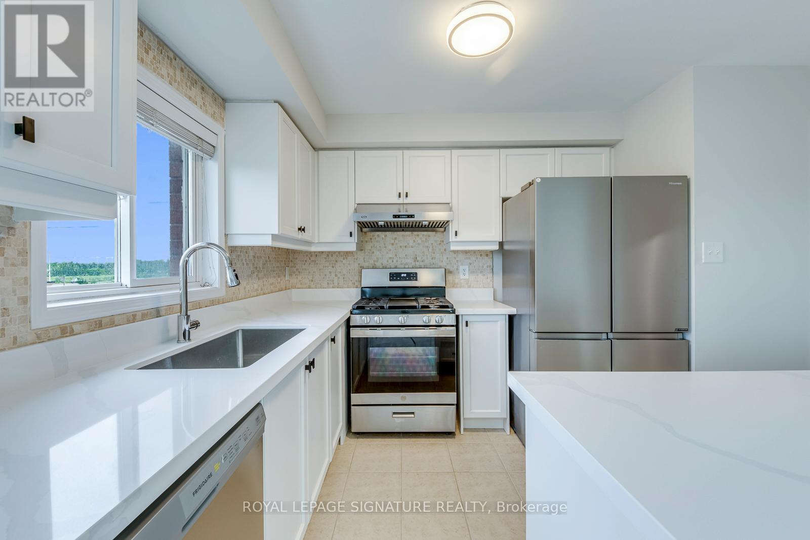 2418 ADAMVALE CRESCENT - 7
