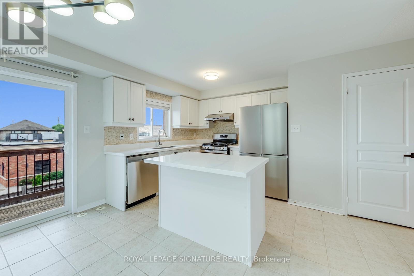 2418 ADAMVALE CRESCENT - 8
