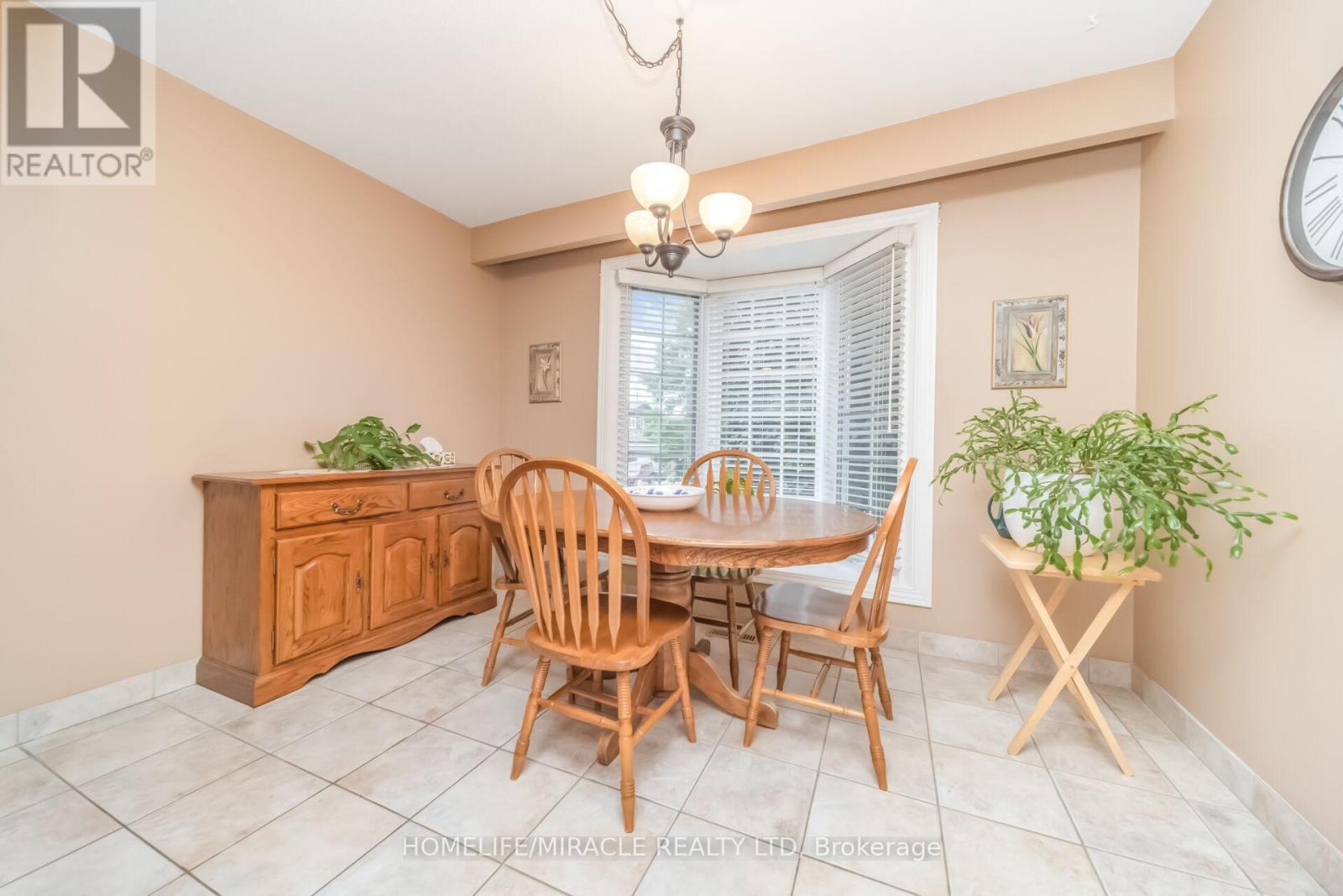 37 BLACKTHORN LANE - 15