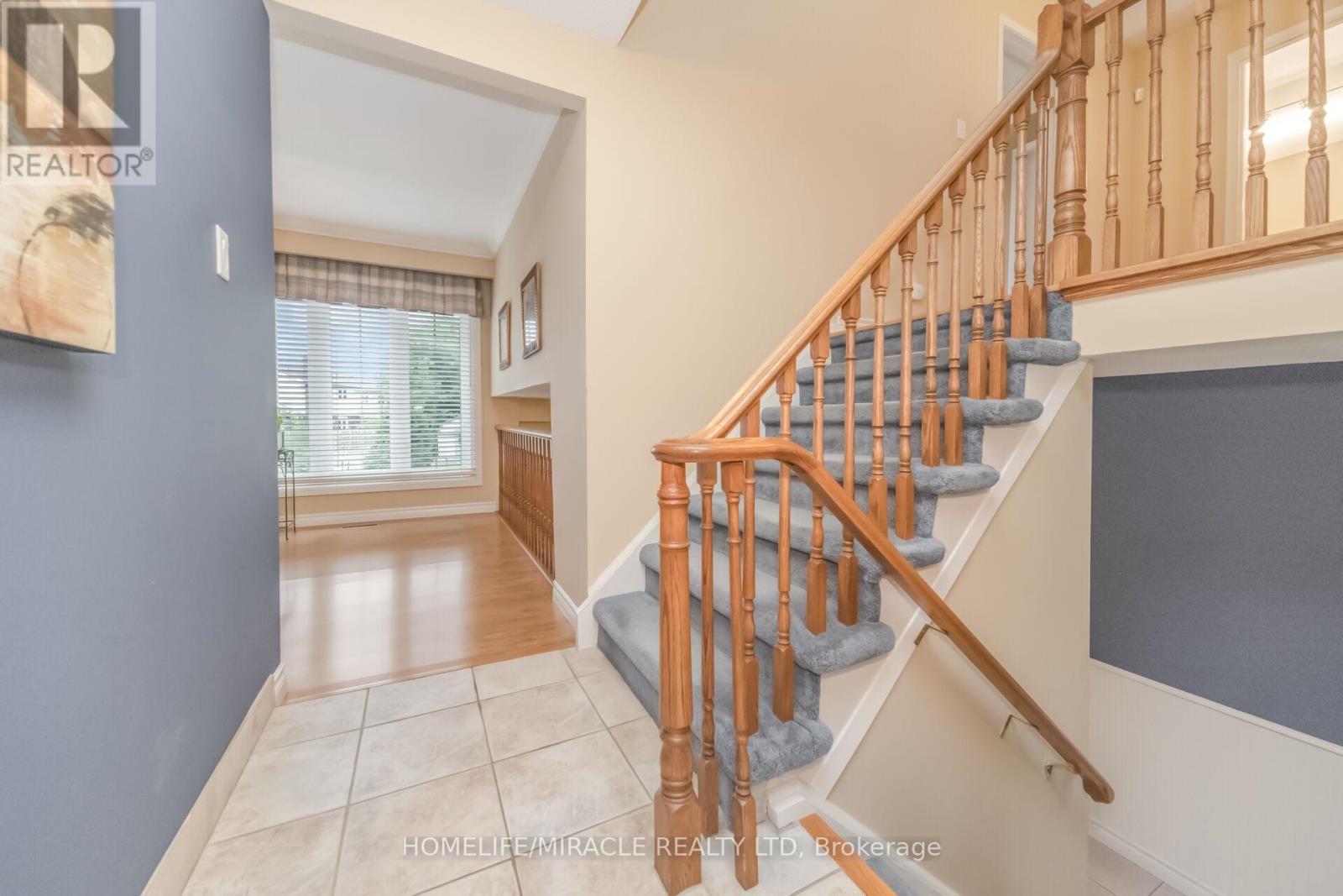 37 BLACKTHORN LANE - 17