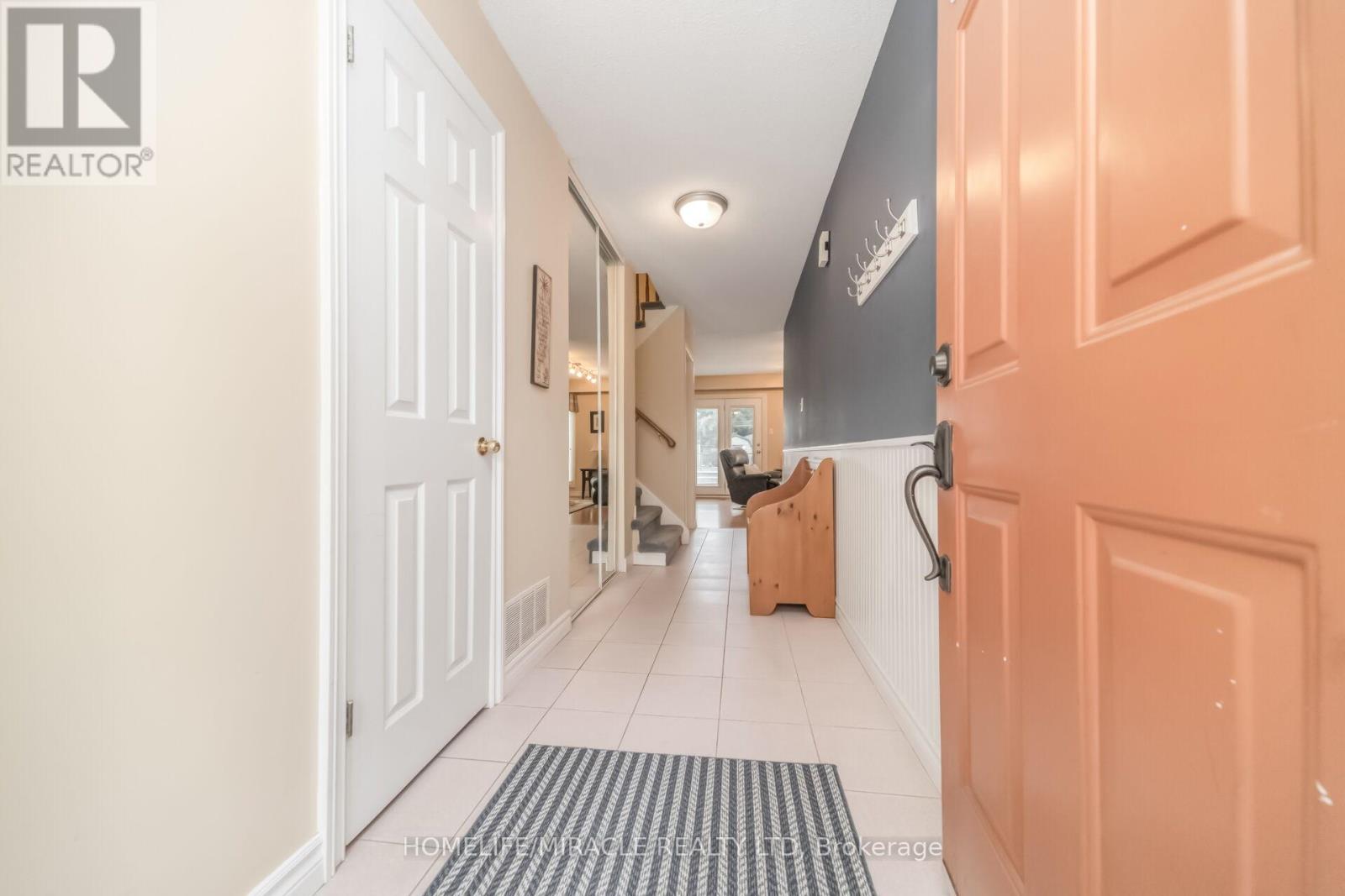 37 BLACKTHORN LANE - 5