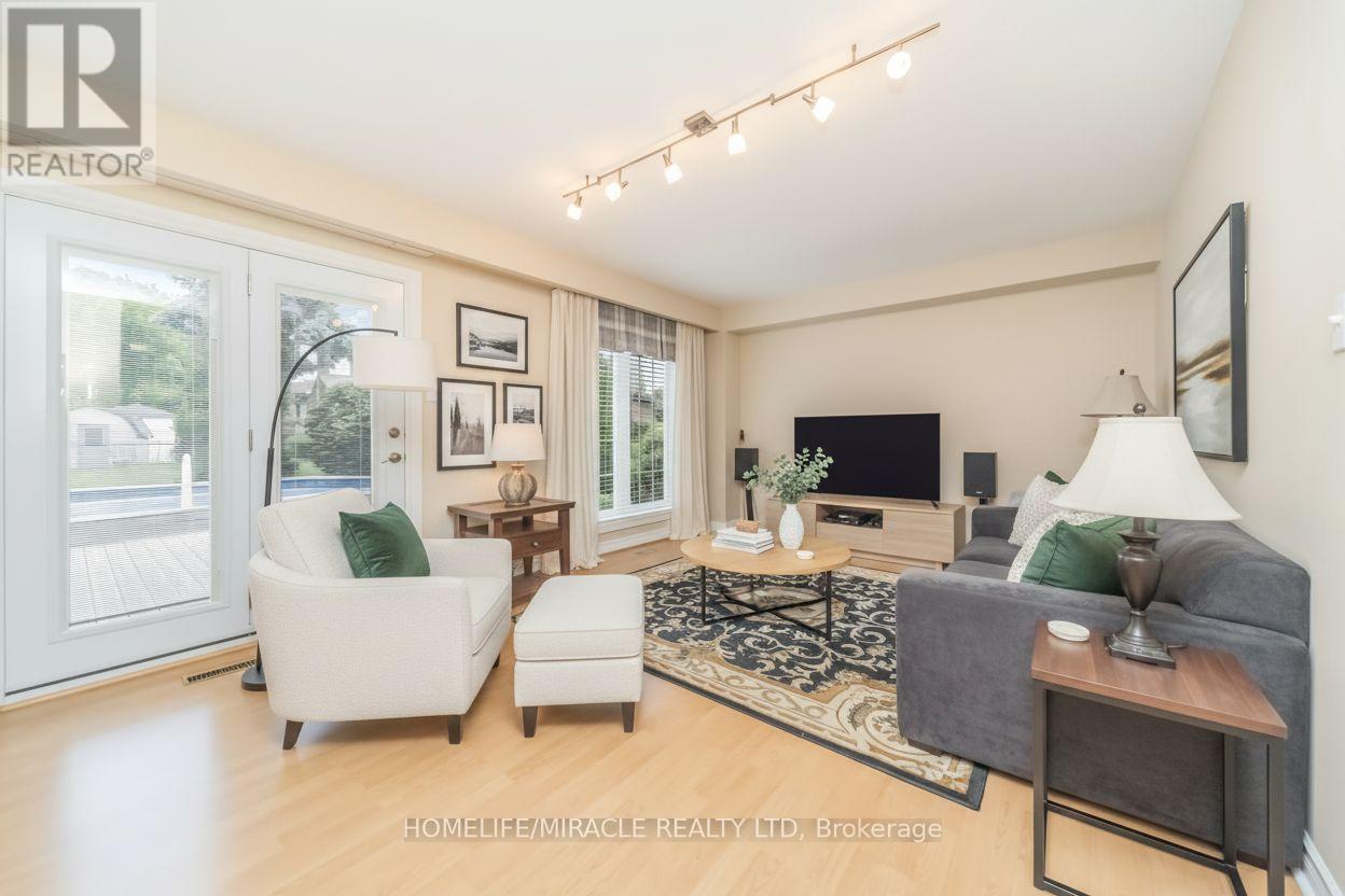 37 BLACKTHORN LANE - 7