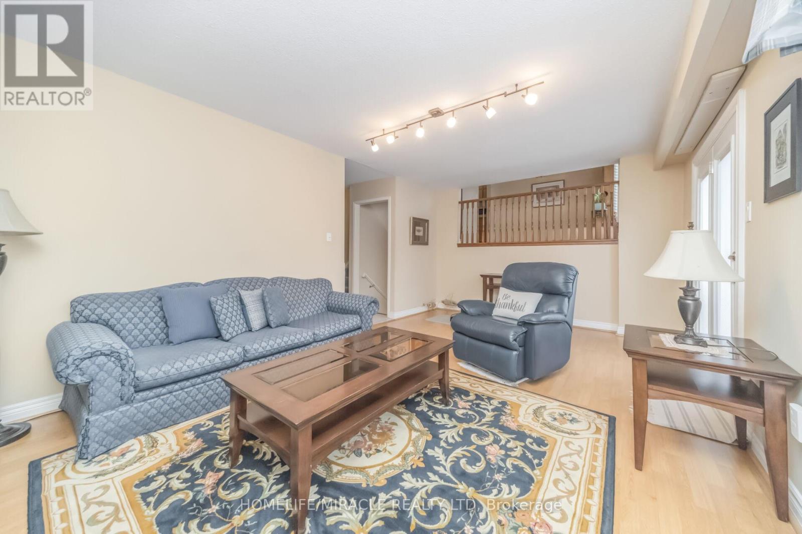 37 BLACKTHORN LANE - 8