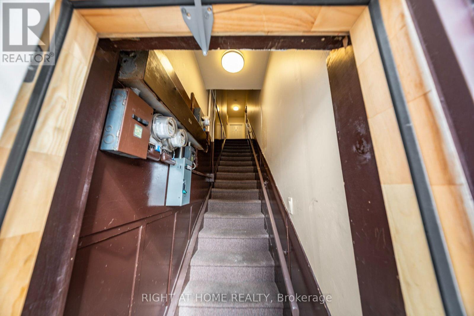 28-30 KING STREET W - 16